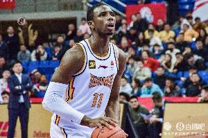 是真滴强!迪亚洛出战17分钟砍下19分9板3助 拼下4前场板!