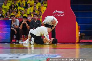 Kaiyun网页版-早日康复探长：曾凡博确认腰椎横突骨折 恢复期大概1-3个月