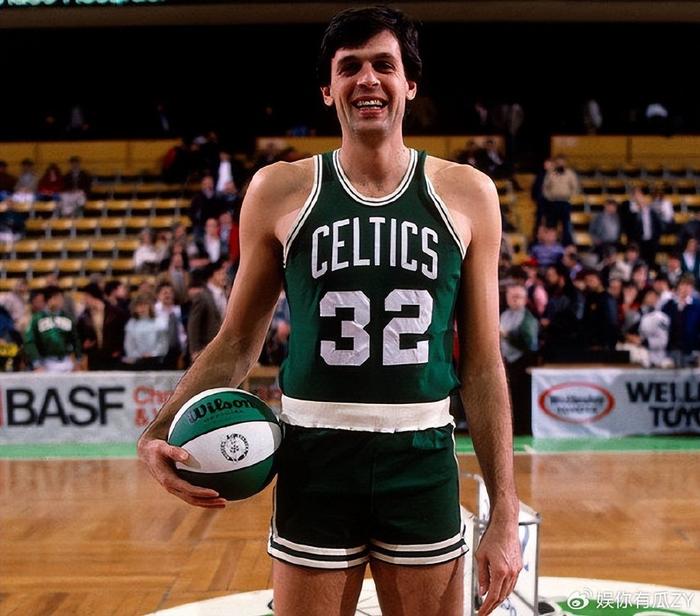 开云网页版中国官网-NBA自1946年成立以来臂展最长的十名球星,张伯伦第九、周琦第十