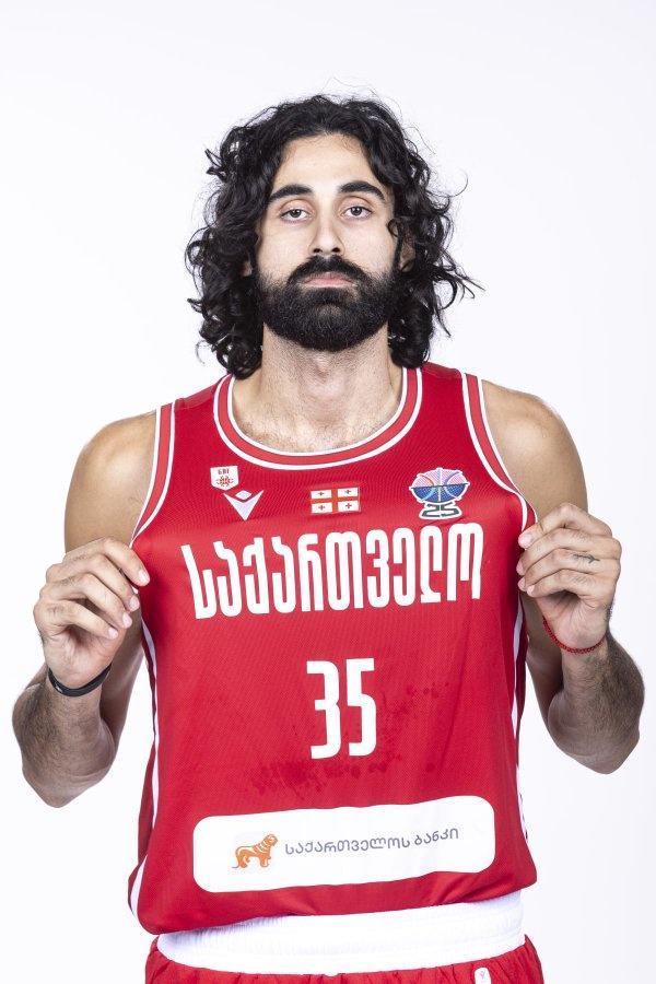 开云网页版中国官网-艺术气息！魔术&amp;amp;格鲁吉亚中锋比塔泽在社交媒体晒出自己的新造型