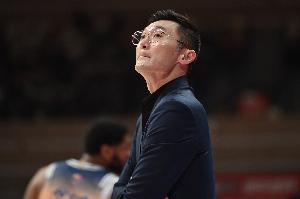 开云登录入口-麦穗丰:给“菜鸟主教练”刘炜新秀赛季打70分 别忘了他也在学习