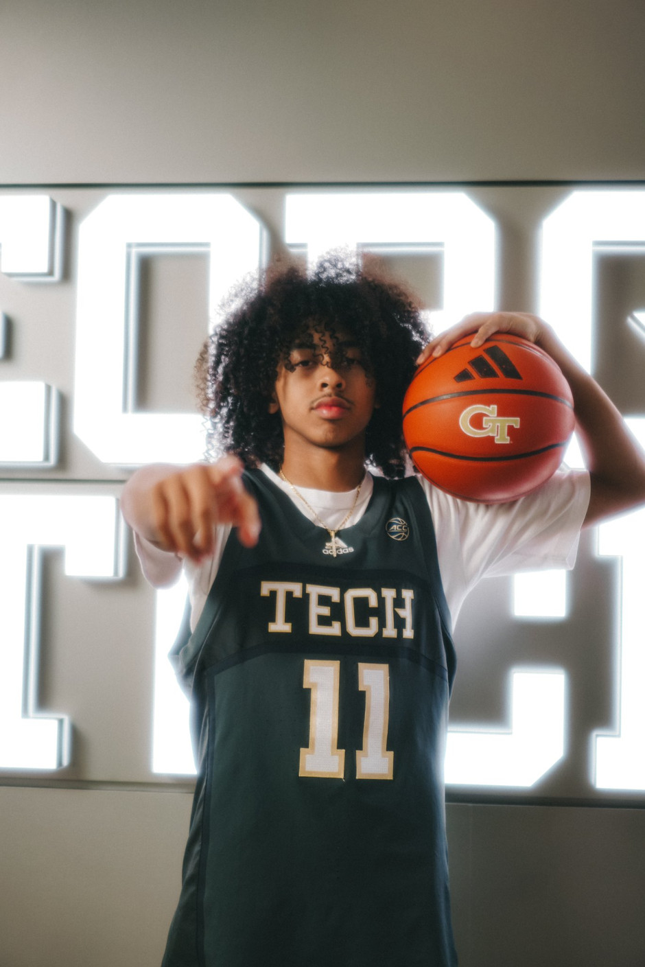 朱正父亲是哪里人？答案：中国人