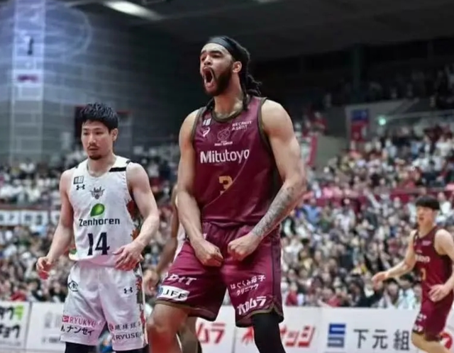 正式官宣！2米12大外援加盟山东男篮，携手克里斯，全力冲击前四