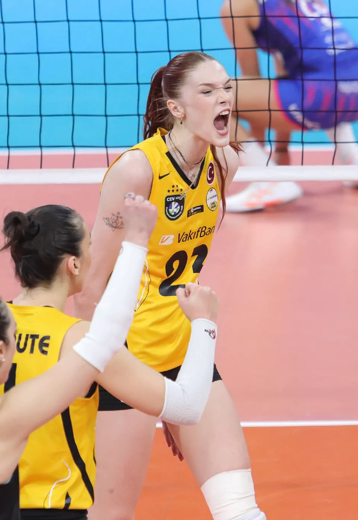 开云登录入口-米兰女排主场遭逆转，埃格努空砍38分，马尔科娃封神加冕MVP|AC米兰|瓦基弗银行|扣球|欧冠|比赛_新浪体育_新浪新闻