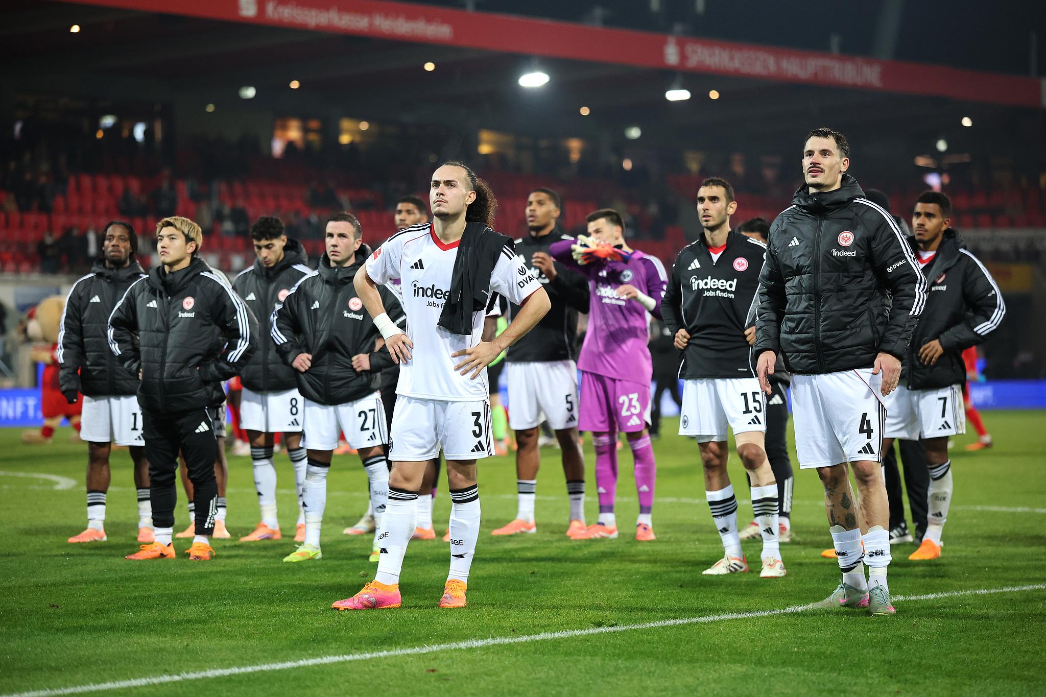 Kaiyun开云中国官网-失去明星前锋埃基蒂克和马尔穆什，法兰克福步履维艰