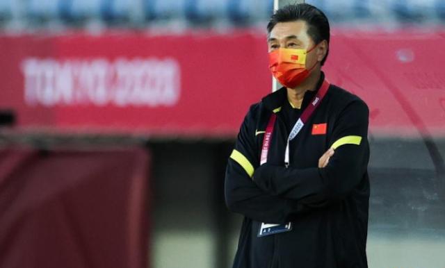 开云登录入口-【早报】拜仁：巴萨不还手就收着点！C罗：林皇竟叛国？