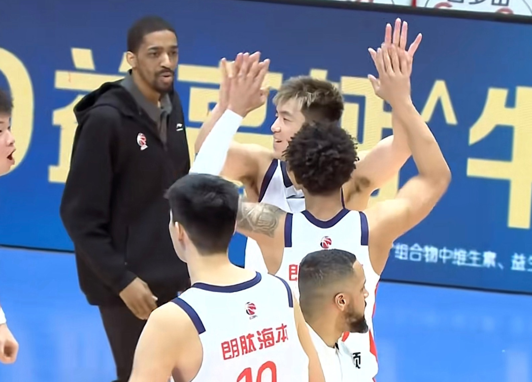 郭艾伦炸了！杨鸣要走了？早干嘛去了…