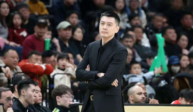 曝杨鸣卸任！辽宁男篮完成换帅，乌戈走马上任，冲击季后赛