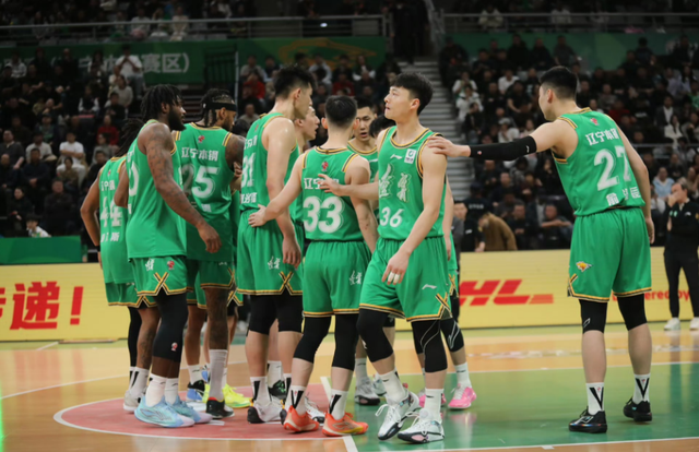 曝杨鸣卸任！辽宁男篮完成换帅，乌戈走马上任，冲击季后赛